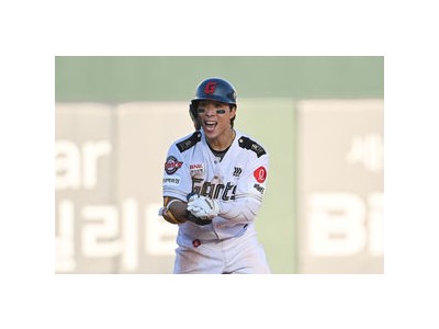 김동혁 퓨처스 복귀전에서 끝내기 안타 치자 감독도 당황