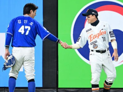 플레이오프 5차전 잠실구장 매진 한화 vs 삼성 승자만 가는 경기