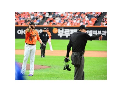 코디 폰세 6분 동안 공 던지다 구자욱과 피치 클락 논란