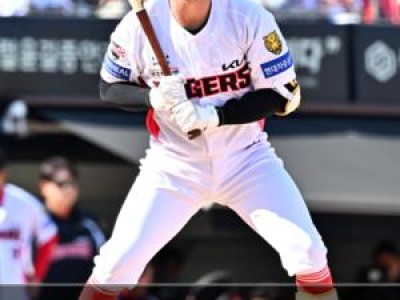 이범호 감독 데일 복귀에 만족감 드러내